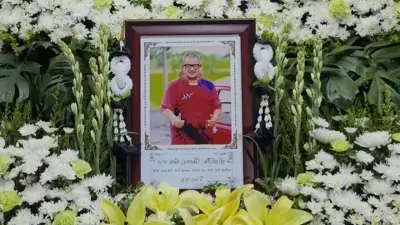 บรรยากาศเศร้าสร้อยในงานสวดพระอภิธรรมคืนแรกแด่แดนนี่ ศรีภิญโญ