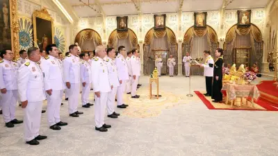 ในหลวง-พระราชินี พระราชทานพระบรมราชวโรกาส ครม.ชุดใหม่เฝ้าฯ ถวายสัตย์ปฏิญาณก่อนเข้ารับหน้าที่