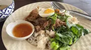 ครัวมุกดา สุราษฎร์ธานี เปิดตัวขาหมูหยิน-หยาง สูตรสมุนไพรจีน 14 ชนิด ราคาเริ่ม 60 บาท