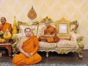 อัยการสูงสุดสั่งฟ้อง 'บิ๊กตู่' พร้อมคณะรัฐมนตรี ข้อหาละเมิดอำนาจศาล กรณีถอดถอน 'ธนาธร'
