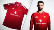 พรีเมียร์ลีกเดือด! แมนยูเฉือนชนะลิเวอร์พูล 2-1