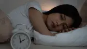 เลิกด่วน! 5 พฤติกรรมทำลายสมอง เสี่ยงสมองฝ่อ IQ ลดลง