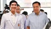 นายกฯ อนุทิน เยี่ยมผู้บาดเจ็บเหตุรถไฟชนรถเมล์ ที่รพ.คามิลเลียน