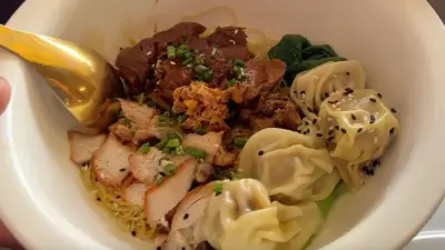 บะหมี่เกี๊ยวเห็ดถอบ เมนูฟิวชันเด็ดรับหน้าฝนที่เชียงใหม่ กรอบเด้งสู้ฟัน