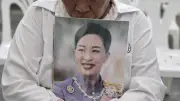 พสกนิกรโศกเศร้า แต่งดำอาลัยเจ้าฟ้าพัชรกิติยาภา หน้า รพ.จุฬาฯ
