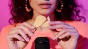 เจาะลึกทำไมเสียง ASMR กินและทำอาหารช่วยฮีลใจคน Burnout ได้ดีกว่าเพลงบำบัด