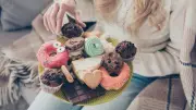 Cheat Day หรือ Cheat Life? พฤติกรรมให้รางวัลตัวเองที่ทำลายระบบเผาผลาญ
