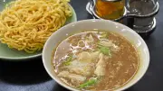 เล่าเซียง ราดหน้าสูตรโบราณ เส้นหอมต้องลงจากม้ามากิน