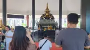 สาวดวงเฮงได้โชคลาภสมใจ จัดนางรำแก้บนองค์ราหูวัดศีรษะทอง ขอเลขเด็ดอีกงวด