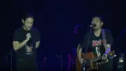 เสก โลโซ ขึ้นคอนเสิร์ตแรกหลังออกคุก โอม ค็อกเทล ร่วมร้องเพลงคืนจันทร์