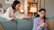 ลูกอยากมีพื้นที่ส่วนตัวตอนอายุเท่าไหร่? พ่อแม่รับมืออย่างไร